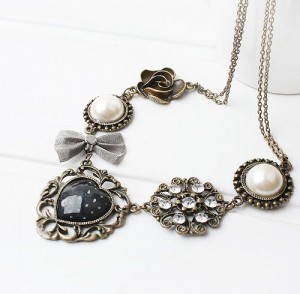 pearl-bowknot-roses-necklace